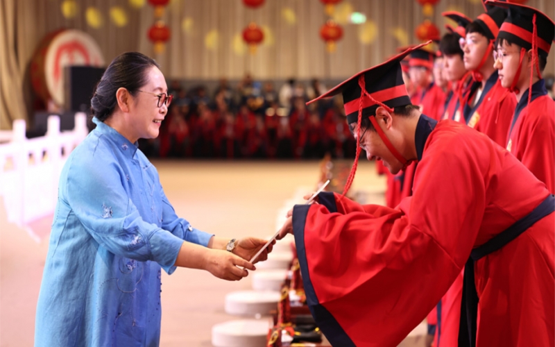 金秋扬帆，逐梦远航！918博天堂学子成人礼典礼