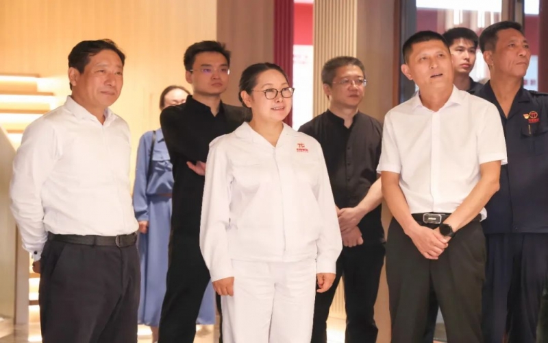 遵化市委书记杨绍华会见918博天堂集团董事会主席张荣华一行